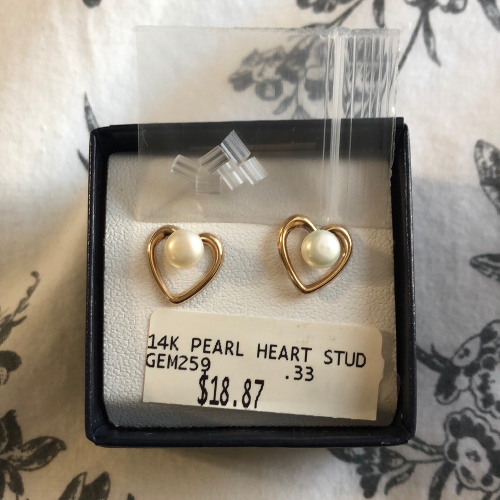Pearl Heart Stud Earrings